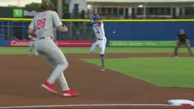Bo Bichette shows off his dodgeball skills as he goes on a baserunning adventure