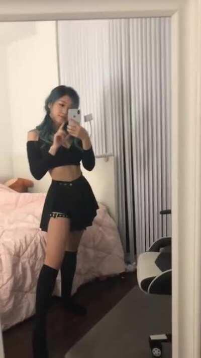 Hyoon knows how to pose