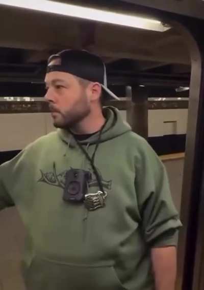 Holy shit! This is New York City. No ID, doesn't identify himself, trying to kidnap a passenger... Who are these fucking people?😳👇 flair unrelated.