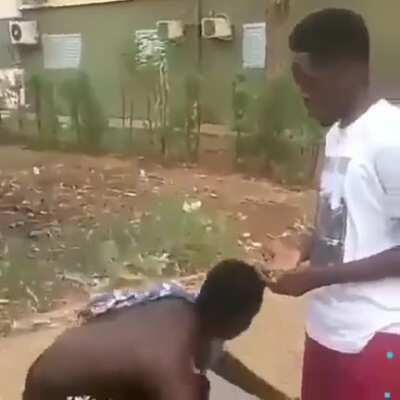 ESSA NÃO É A CASA DO MICKEY MOUSE!!