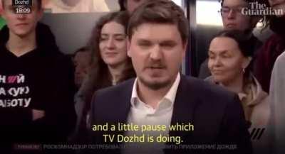 ‘No to war’: Russian TV staff walk off set after final broadcast