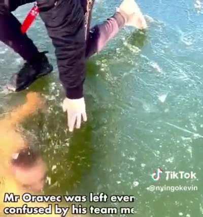 Missing the exit while diving under the ice