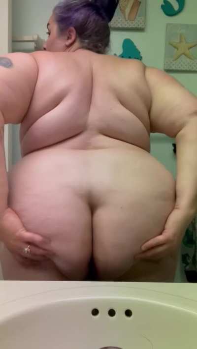 I need a face to sit on 🤭