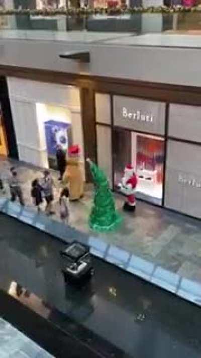 Walking Christmas tree at Marina Bay Sands