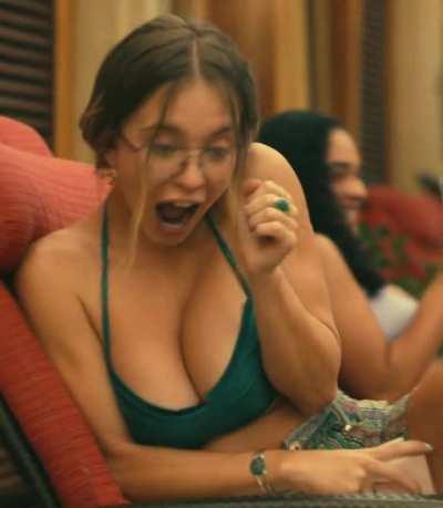 This gif of Sidney Sweeney has awakened something in me