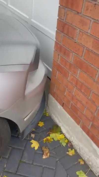 Hold on a minute something ain't right.