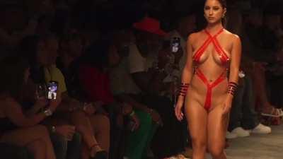 2 unknowns from Miami Swim week 2023