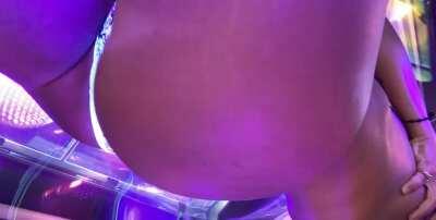 Little tanning twerk..