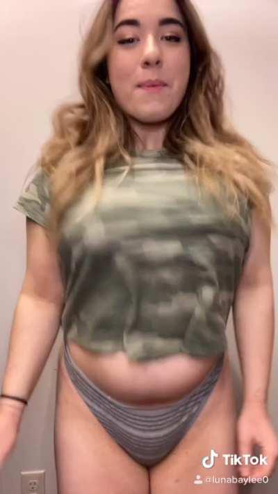 i love bouncing and jiggling for you ;) would you start your week off fucking me?