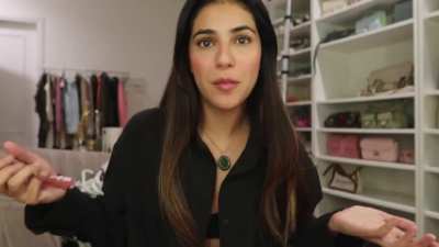 Black BraPeeking VLOG