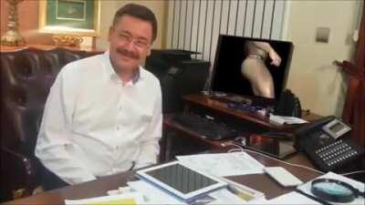 Melih Gökçek size bir şarkı göndermek istiyor