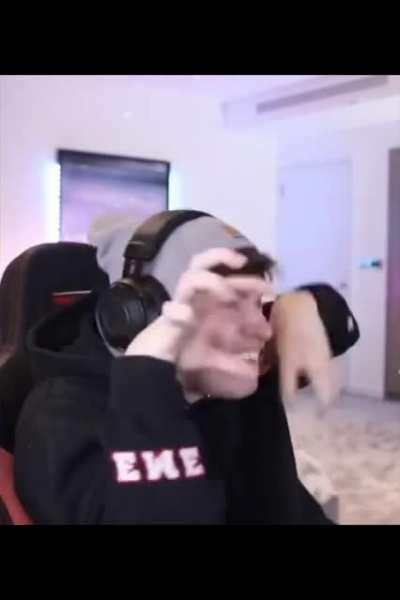 Will wtf happened here? This is the best thing I’ve seen all year 😂