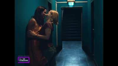 Retro Scenes: Elisa Schlott & Tabita Johannes - 