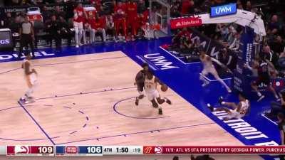 [Highlight] John Collins with the game saving block on Cunningham