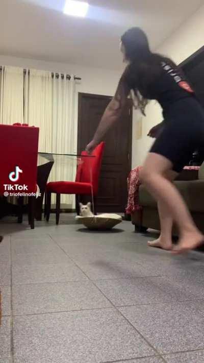 The way his head tilted baaacckk 😭😭