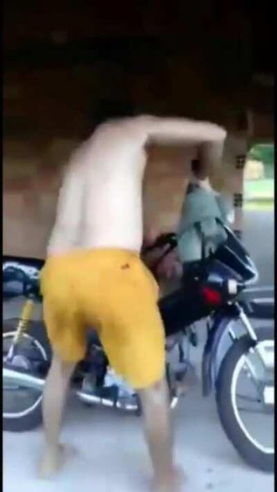 Imagens exclusivas da tentativa de fuga do Saci após fraudar as eleições coloradas