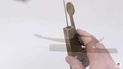 Single shot rat trap. +200% dmg to rats. -hearing for 90 sec if in close proximity of trap when it goes off