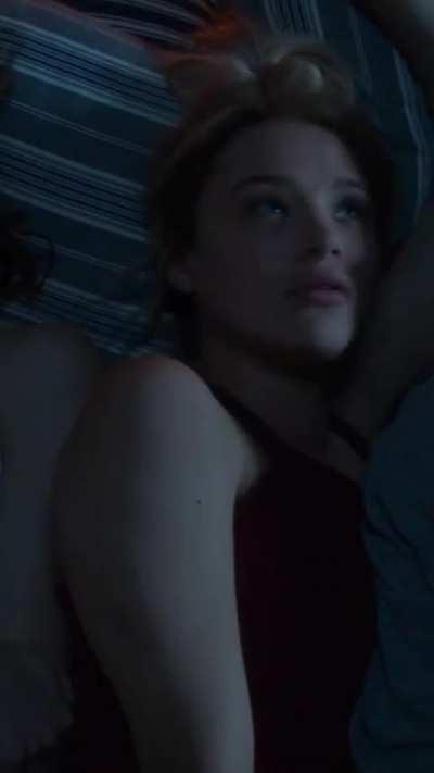 In Red (Life In Pieces S02 E22)