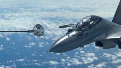 U.S. KC-135 refuels Russian-made RMAF (Royal Malaysian Air Force) Sukhoi Su-30 fighters in historic first over the sky of Kurdistan Region in Northern Iraq