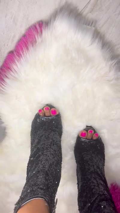 Are you a sniffer, sucker or foot licker?