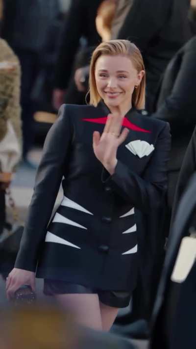 Chloe attends the Louis Vuitton Paris Womenswear Spring-Summer 2025 Show as part of Paris Fashion Week - IG October 2024