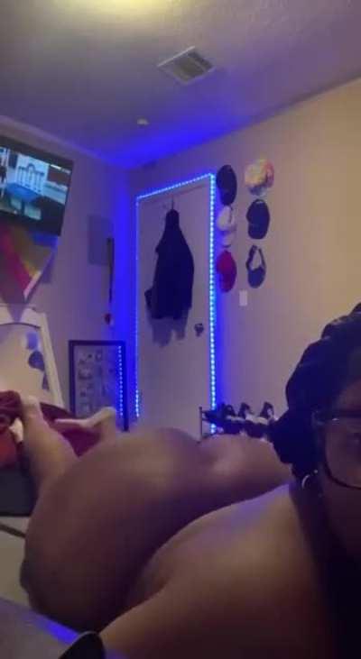 Ebony Baddie Ass Clapping Laying Down 🍫🍑👏🏽