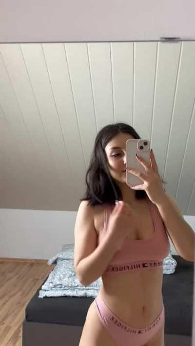 Be honest would you masturbate to my nudes if I ever send you some 😇