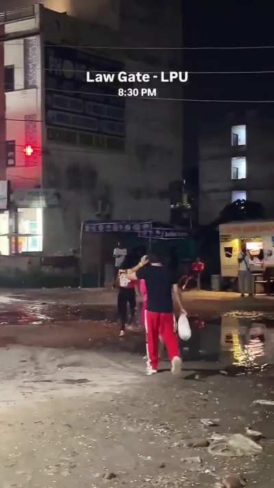 Ladki chedh rhe the bhaisaab 🙏