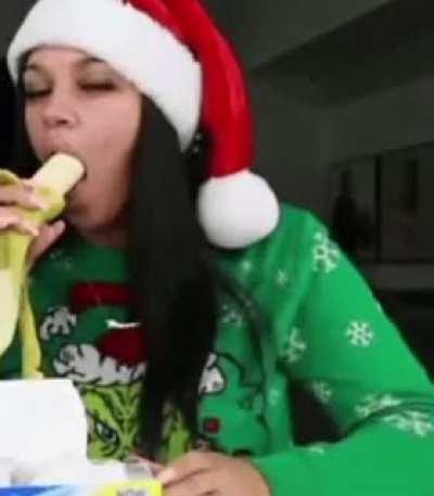 yeah suck that banana 👅