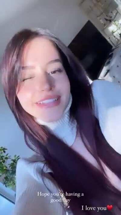 She dress to tease. New insta Story