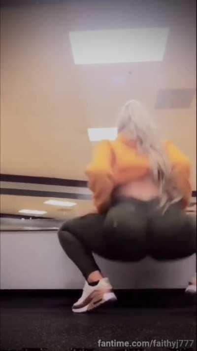 Twerking that big booty