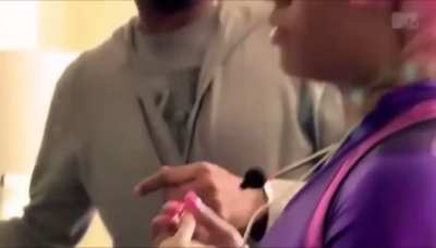 nicki’s reaction in this clip was 100% valid