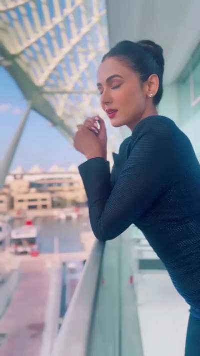 Sonal Chauhan - Chorni mera dil chori ki