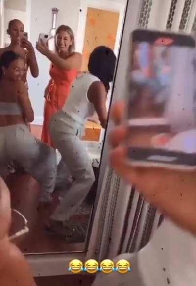 Twerk! Drayas ass really be moving!