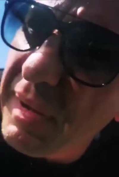 Mano tevas: as ramus zmogus kelyje. Taip pat mano tevas ,kai ji aplenkia BMW