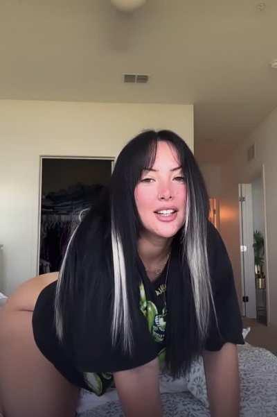 Woesenpai Twerking On Live (dm for mega)