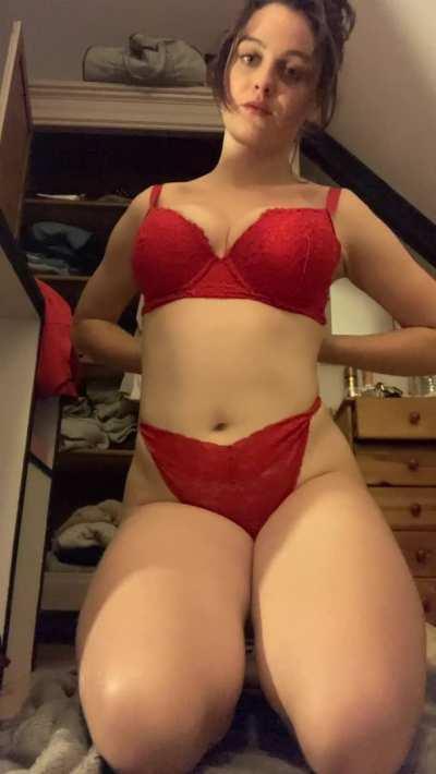 Who would love to come over and fuck me now?