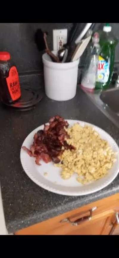 Nigga just tryna bulk up😂😂