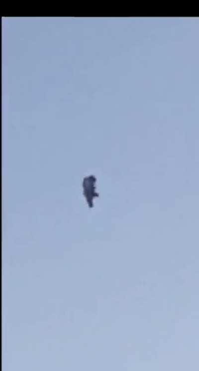 Weird object seen flying over Mississauga Canada - u/Toronto416ix