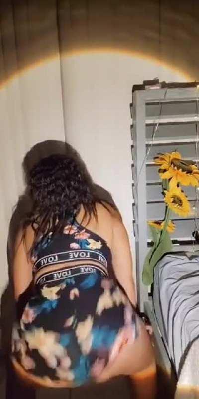 Up and down on your 😏