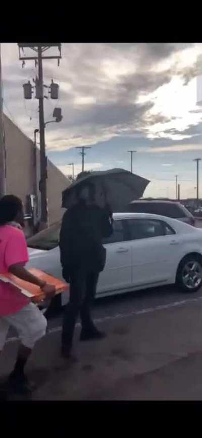 Suspicious Man Breaks Window - Minneapolis Riots (youtube deleted, reposting)