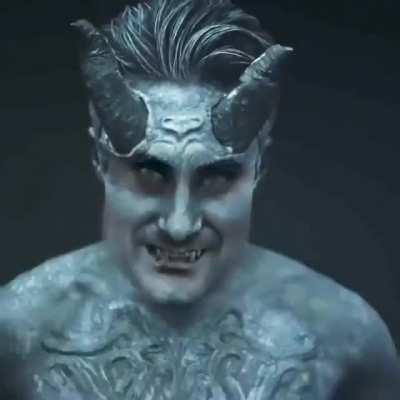 Adamın gerçek yüzünü görüyoruz