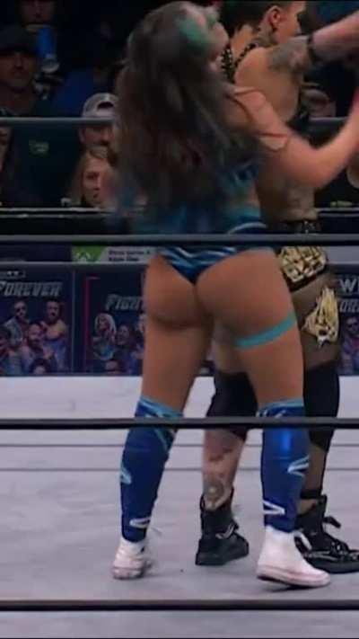 Skye Blue🍑🍑😈