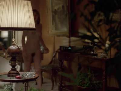 Anne Gautier - Je vous salue, Marie (FR1985) - phone & cigarette