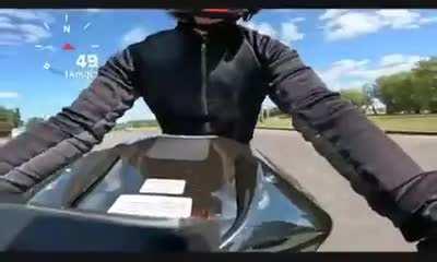 Robbers shot rider at 150km/h to steal a Kawasaki H2.…. luckily he escapes