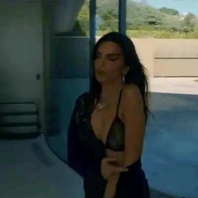 Emily Ratajkowski | 'I KNOW?'