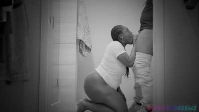 I decided to fuck the delivery guy!!