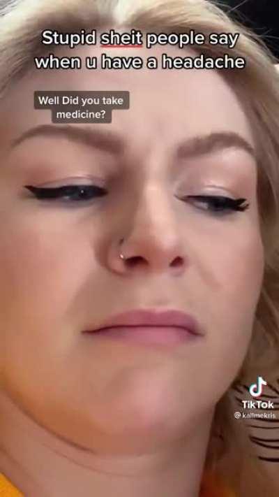 Kallmekris on TikTok discussing migraines