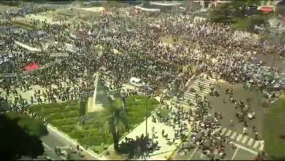 Videito de la marcha de ayer, me lo paso un amigo que estaba por Bs As