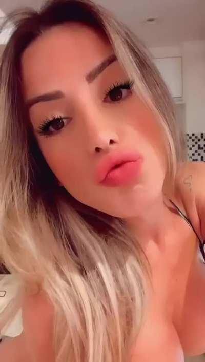 Weekend is getting started here in Slutty-Trans-Barbieland, cum for some fun boys 🔥